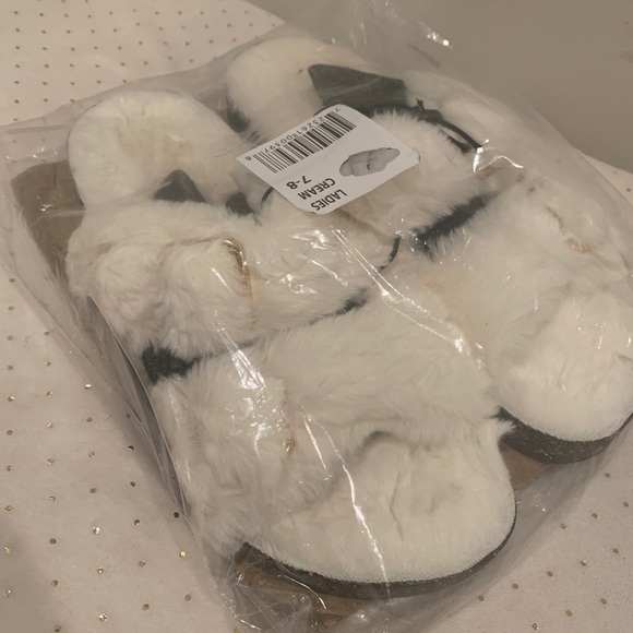 New with tags fuzzy slip on’s - Picture 4 of 5